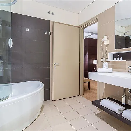 Ξενοδοχείο Europalace Hotel, Bw Signature Collection 4*