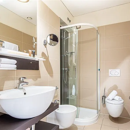 Ξενοδοχείο Europalace Hotel, Bw Signature Collection 4*