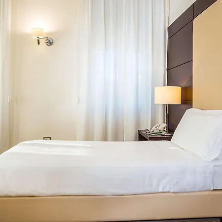 Отель Europalace Hotel, Bw Signature Collection Монфальконе
